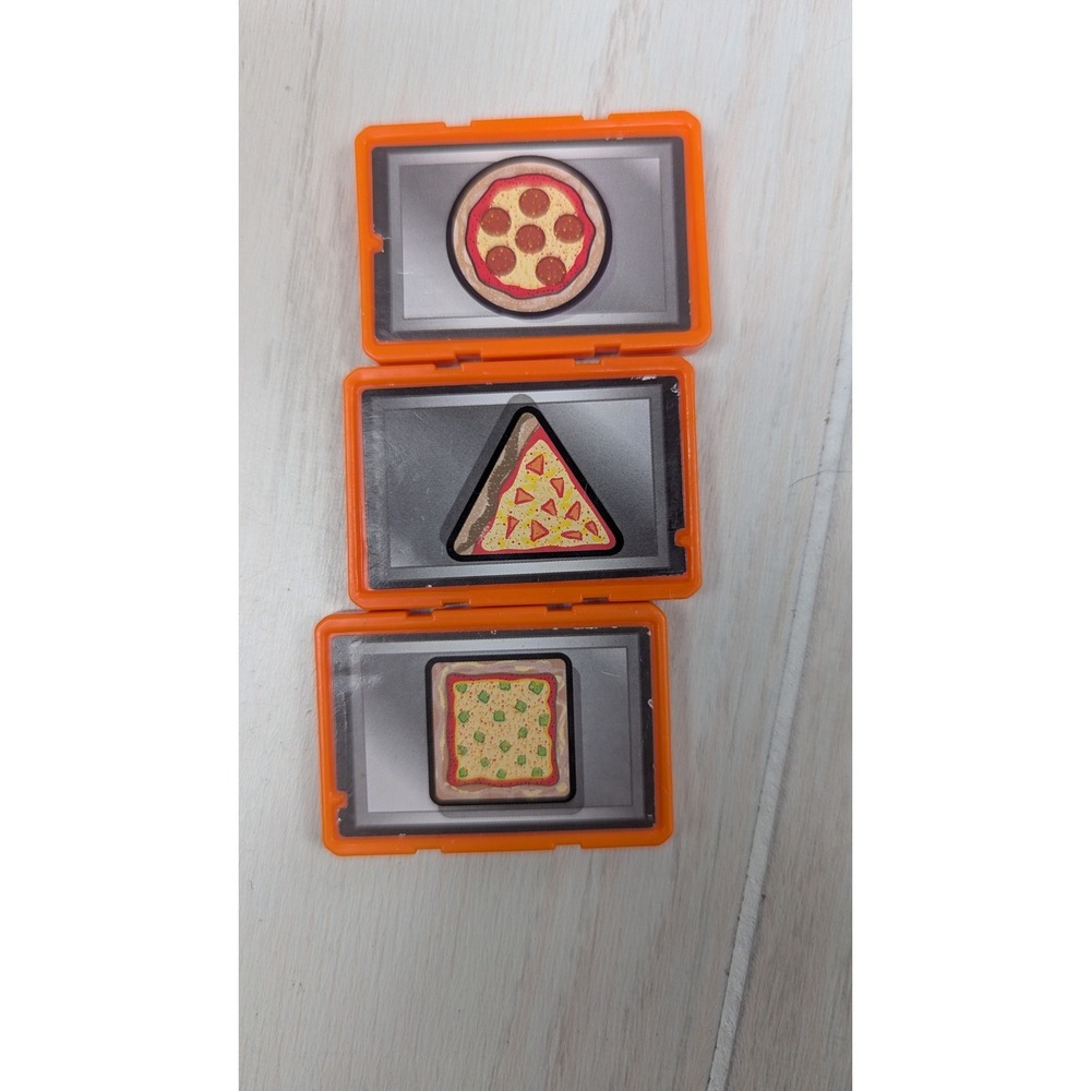Fisher-Price Little People Learn About Town 3‎ replacement pizza pieces